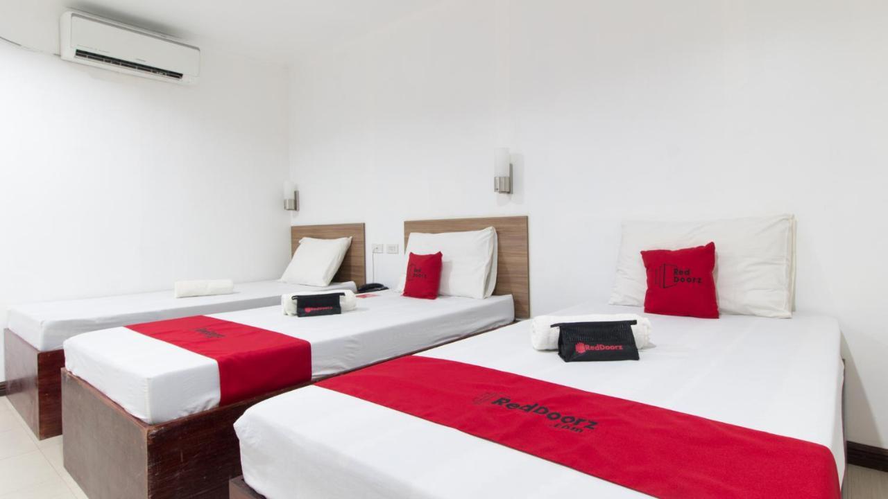 Reddoorz Plus Near Vigan City Commercial Center Eksteriør billede