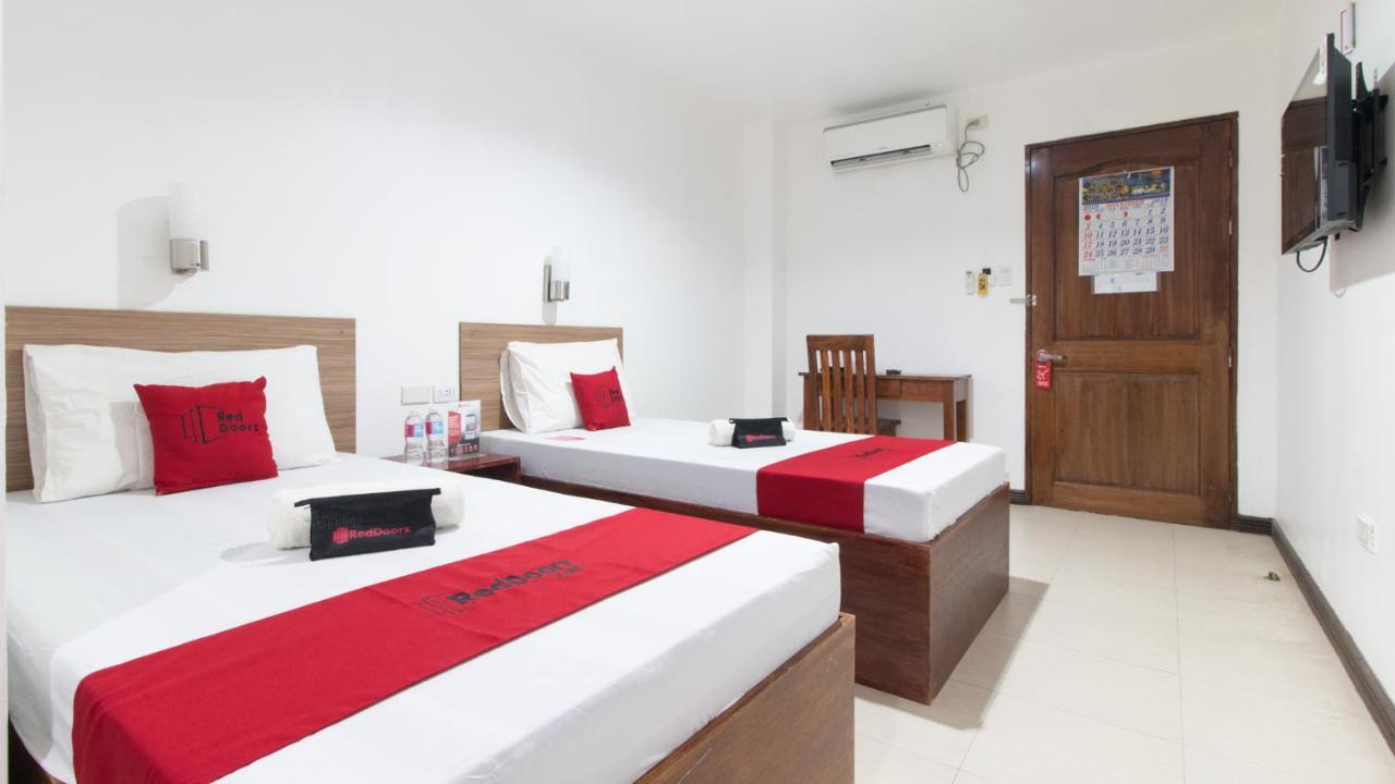 Reddoorz Plus Near Vigan City Commercial Center Eksteriør billede
