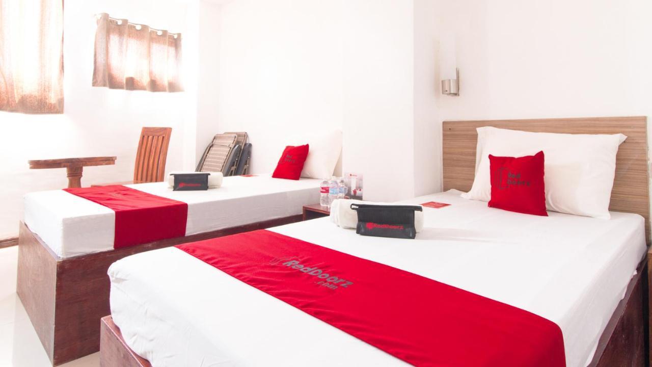 Reddoorz Plus Near Vigan City Commercial Center Eksteriør billede
